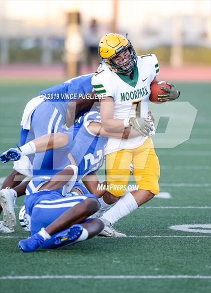 Thumbnail 2 in Moorpark vs. Burbank photogallery.