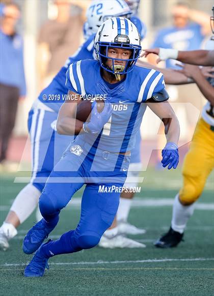 Thumbnail 2 in Moorpark vs. Burbank photogallery.