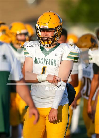 Thumbnail 2 in Moorpark vs. Burbank photogallery.