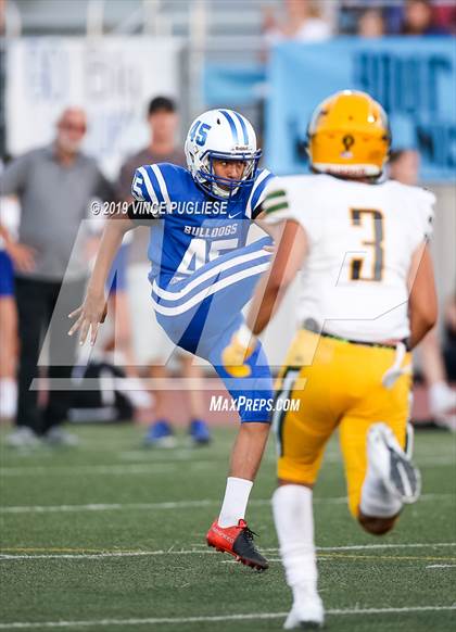 Thumbnail 2 in Moorpark vs. Burbank photogallery.