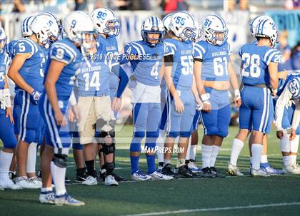 Thumbnail 3 in Moorpark vs. Burbank photogallery.