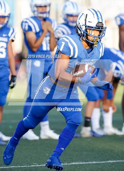 Thumbnail 3 in Moorpark vs. Burbank photogallery.