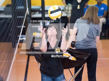 Thumbnail 2 in Dunham @ Haynes Academy (LHSAA Division IV 2nd Round Playoff) photogallery.