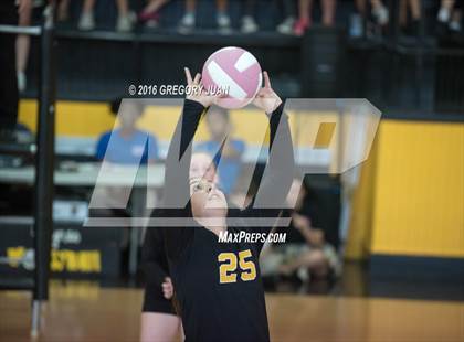 Thumbnail 2 in Dunham @ Haynes Academy (LHSAA Division IV 2nd Round Playoff) photogallery.