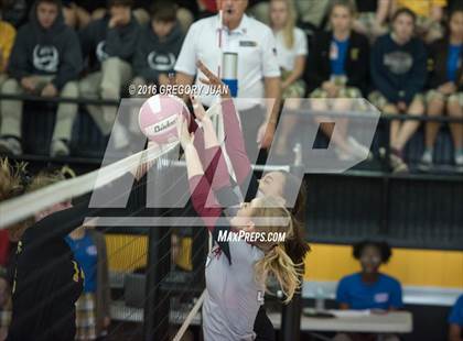 Thumbnail 3 in Dunham @ Haynes Academy (LHSAA Division IV 2nd Round Playoff) photogallery.