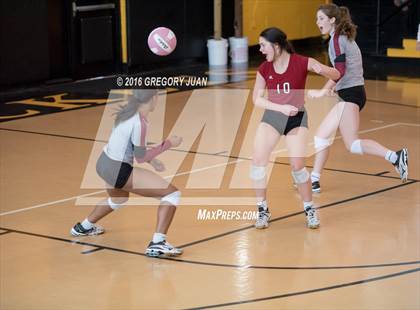 Thumbnail 2 in Dunham @ Haynes Academy (LHSAA Division IV 2nd Round Playoff) photogallery.