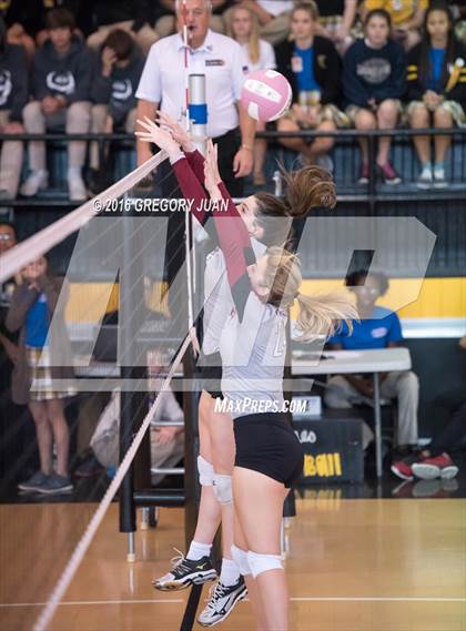 Thumbnail 2 in Dunham @ Haynes Academy (LHSAA Division IV 2nd Round Playoff) photogallery.