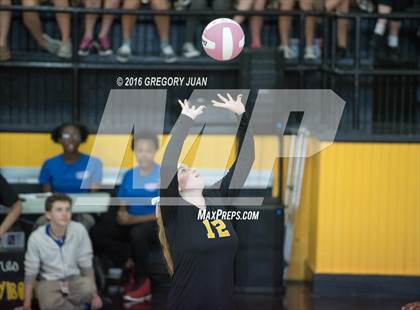 Thumbnail 3 in Dunham @ Haynes Academy (LHSAA Division IV 2nd Round Playoff) photogallery.