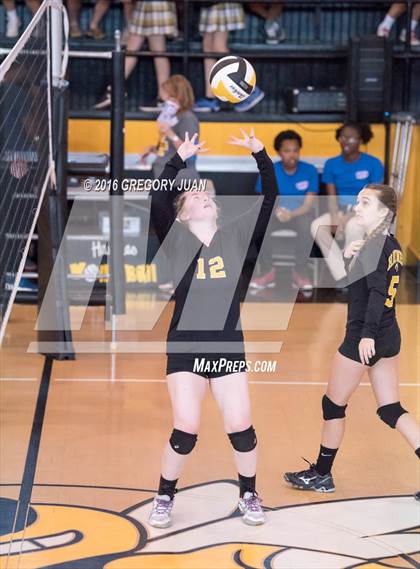 Thumbnail 3 in Dunham @ Haynes Academy (LHSAA Division IV 2nd Round Playoff) photogallery.
