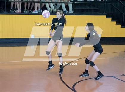 Thumbnail 3 in Dunham @ Haynes Academy (LHSAA Division IV 2nd Round Playoff) photogallery.