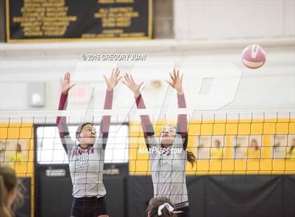 Thumbnail 3 in Dunham @ Haynes Academy (LHSAA Division IV 2nd Round Playoff) photogallery.