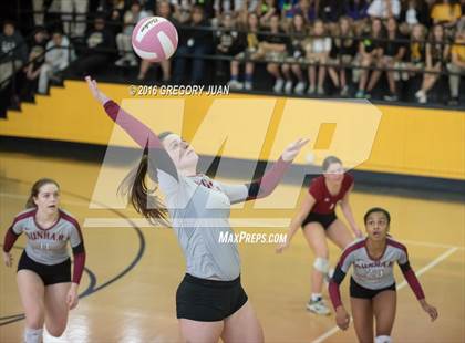 Thumbnail 3 in Dunham @ Haynes Academy (LHSAA Division IV 2nd Round Playoff) photogallery.