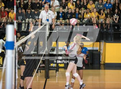 Thumbnail 2 in Dunham @ Haynes Academy (LHSAA Division IV 2nd Round Playoff) photogallery.