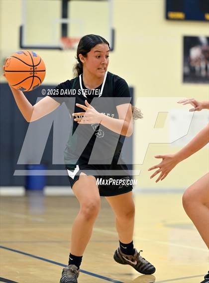 Thumbnail 2 in Rodriguez vs. Center (Rumble on the River) photogallery.