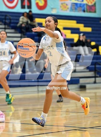 Thumbnail 2 in Rodriguez vs. Center (Rumble on the River) photogallery.