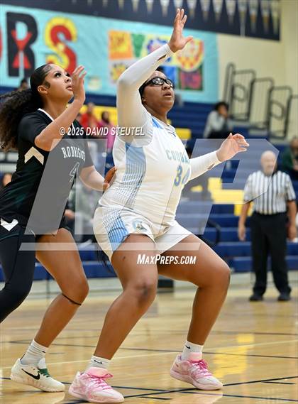 Thumbnail 2 in Rodriguez vs. Center (Rumble on the River) photogallery.