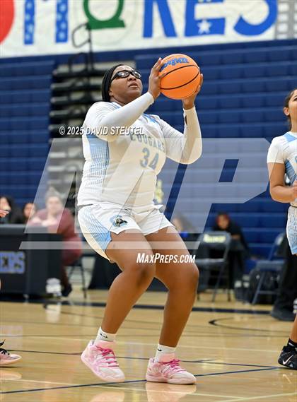 Thumbnail 2 in Rodriguez vs. Center (Rumble on the River) photogallery.