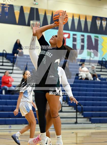 Thumbnail 2 in Rodriguez vs. Center (Rumble on the River) photogallery.