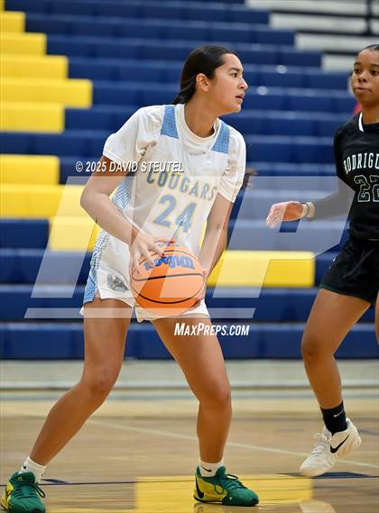 Thumbnail 3 in Rodriguez vs. Center (Rumble on the River) photogallery.