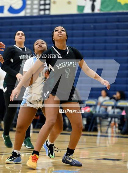 Thumbnail 3 in Rodriguez vs. Center (Rumble on the River) photogallery.