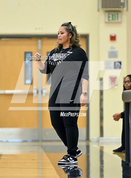 Thumbnail 2 in Rodriguez vs. Center (Rumble on the River) photogallery.