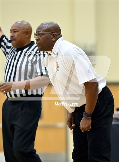 Thumbnail 1 in Rodriguez vs. Center (Rumble on the River) photogallery.