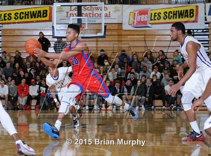 Thumbnail 2 in DeMatha vs. Garfield (Les Schwab Invitational) photogallery.