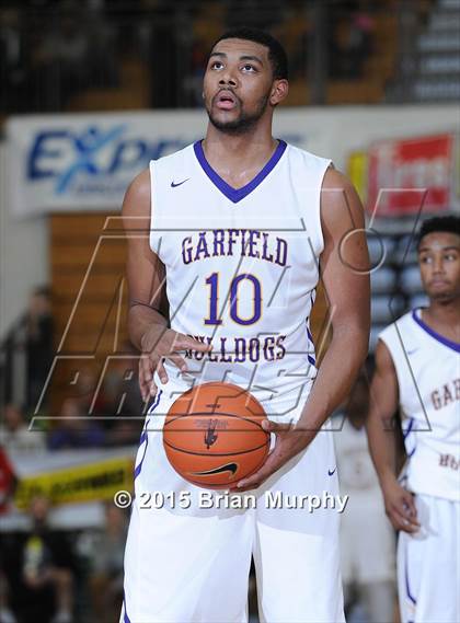 Thumbnail 1 in DeMatha vs. Garfield (Les Schwab Invitational) photogallery.
