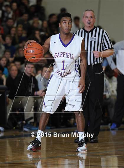 Thumbnail 1 in DeMatha vs. Garfield (Les Schwab Invitational) photogallery.