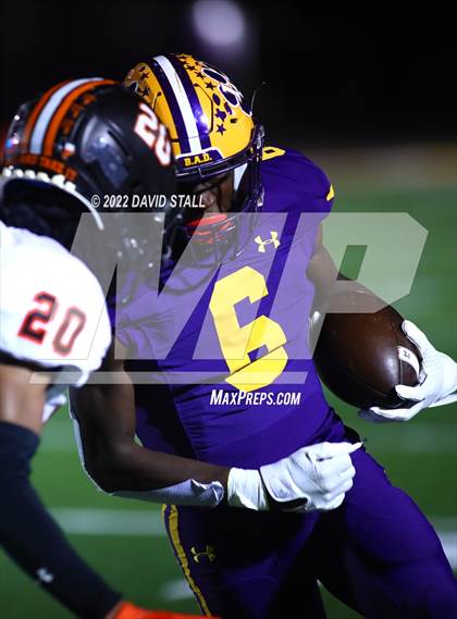 Thumbnail 1 in Gonzales @ La Grange photogallery.