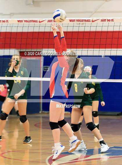 Thumbnail 3 in White Oak @ West Carteret photogallery.