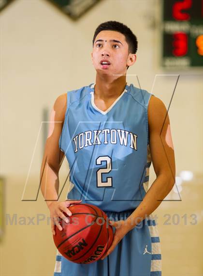 Thumbnail 1 in Jefferson vs Yorktown (Joe Cascio Holiday Classic) photogallery.