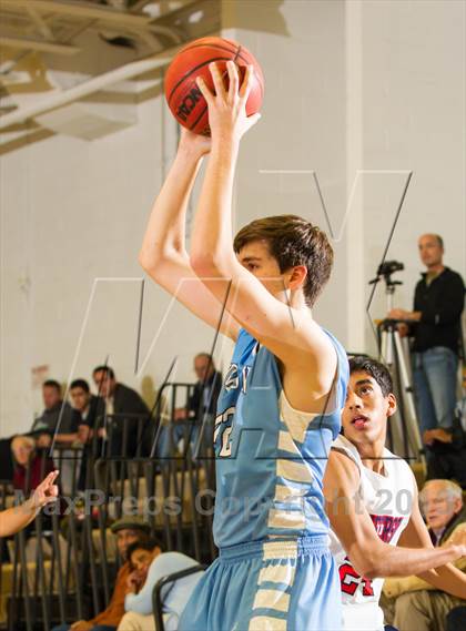 Thumbnail 1 in Jefferson vs Yorktown (Joe Cascio Holiday Classic) photogallery.
