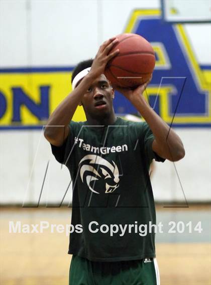 Thumbnail 2 in Weaver @ Bacon Academy (CIAC Class M Quarterfinal) photogallery.