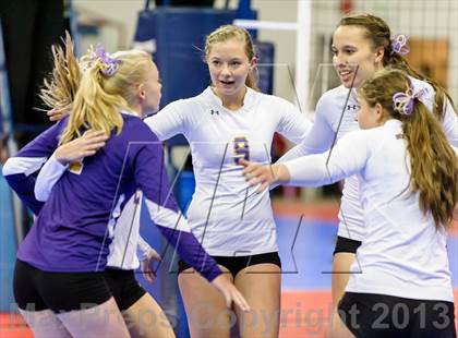 Thumbnail 2 in Holy Family vs. Coal Ridge (CHSAA 3A Pool IV) photogallery.