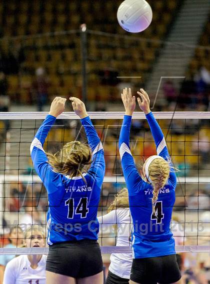 Thumbnail 1 in Holy Family vs. Coal Ridge (CHSAA 3A Pool IV) photogallery.