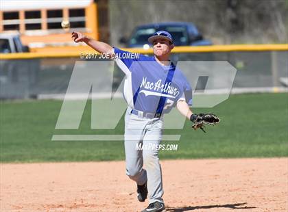 Thumbnail 3 in MacArthur [Douglas] vs Lee [Robert E.] photogallery.