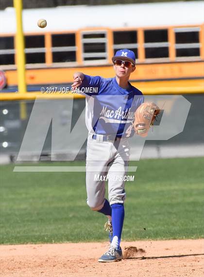 Thumbnail 3 in MacArthur [Douglas] vs Lee [Robert E.] photogallery.