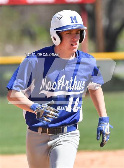 Thumbnail 1 in MacArthur [Douglas] vs Lee [Robert E.] photogallery.