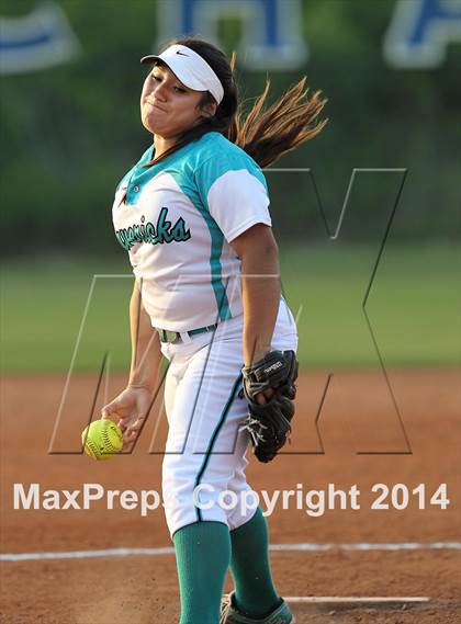 Thumbnail 1 in Deer Park vs Pasadena Memorial (UIL 5A Bi-district Playoff) photogallery.