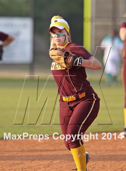 Thumbnail 3 in Deer Park vs Pasadena Memorial (UIL 5A Bi-district Playoff) photogallery.