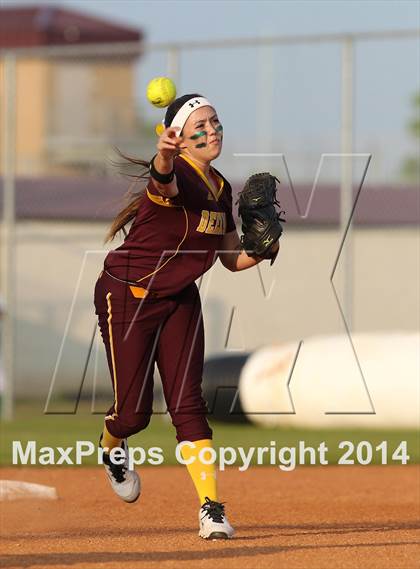 Thumbnail 3 in Deer Park vs Pasadena Memorial (UIL 5A Bi-district Playoff) photogallery.