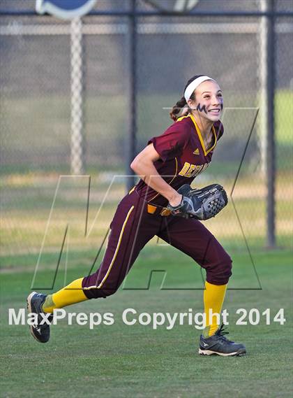 Thumbnail 2 in Deer Park vs Pasadena Memorial (UIL 5A Bi-district Playoff) photogallery.