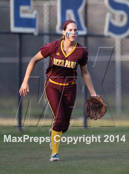 Thumbnail 1 in Deer Park vs Pasadena Memorial (UIL 5A Bi-district Playoff) photogallery.