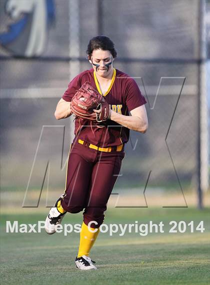 Thumbnail 2 in Deer Park vs Pasadena Memorial (UIL 5A Bi-district Playoff) photogallery.