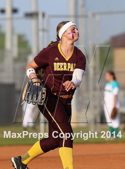 Thumbnail 3 in Deer Park vs Pasadena Memorial (UIL 5A Bi-district Playoff) photogallery.