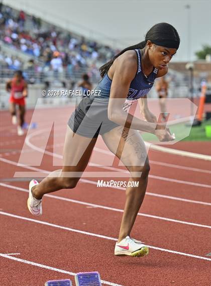 Thumbnail 2 in UIL Track & Field 6A Region 3 Regional Final Preliminaries (400 Meter) photogallery.