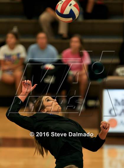 Thumbnail 2 in Vandebilt Catholic @ Mt. Carmel photogallery.