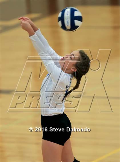 Thumbnail 2 in Vandebilt Catholic @ Mt. Carmel photogallery.