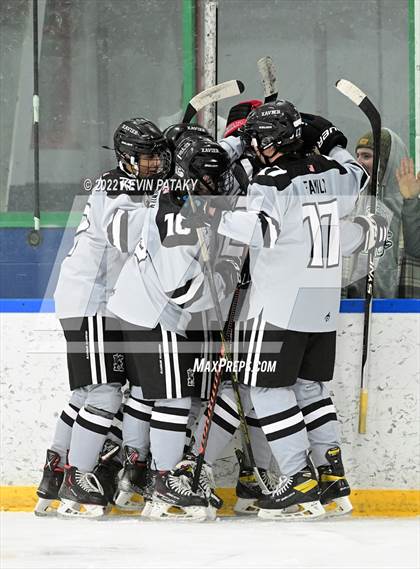 Thumbnail 3 in Northwest Catholic @ Xavier photogallery.
